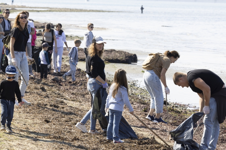 600 κιλά απορριμμάτων απομακρύνθηκαν από την παραλία της Πυλαίας από 250 εθελοντές